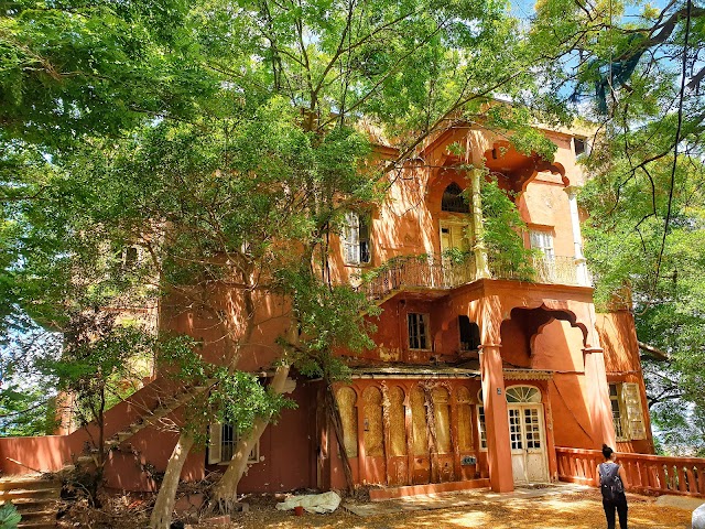 La Maison Rose
